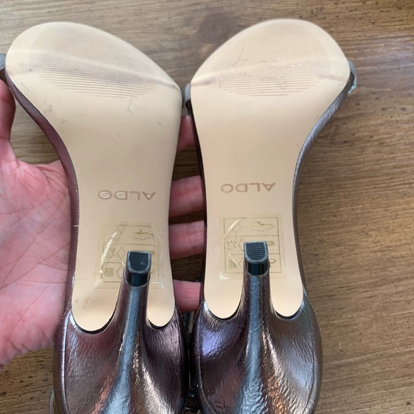 NWOT Aldo strappy silver sandals w/glassy accents - Picture 5 of 6